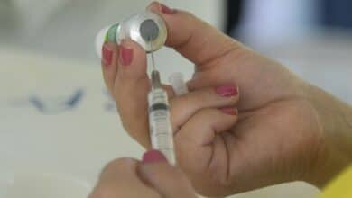 Foto de Vacinação contra coronavírus caminha a passos lentos no Brasil