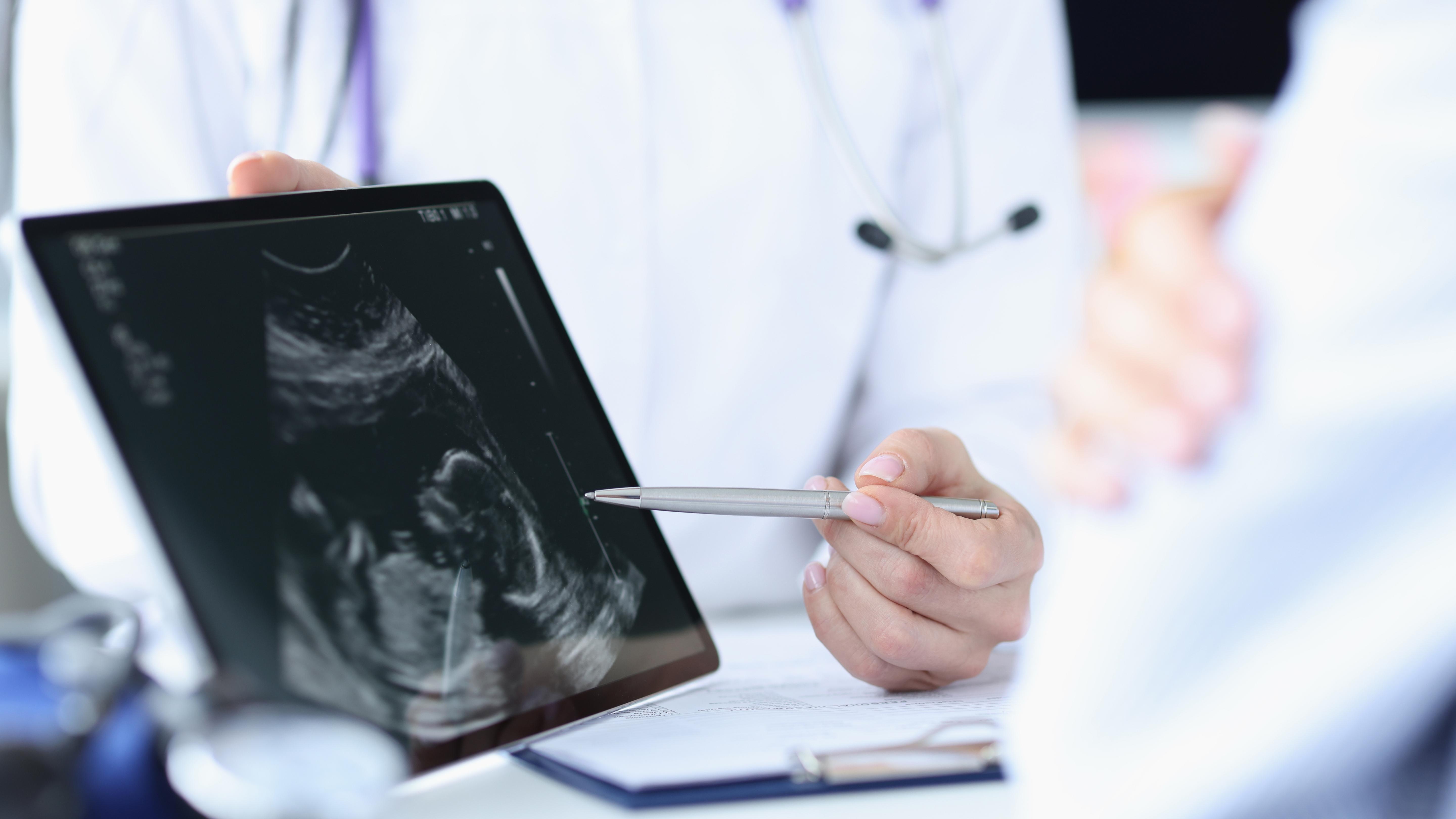 Foto de Medicina fetal: especialidade permite operar bebês ainda na barriga da mãe